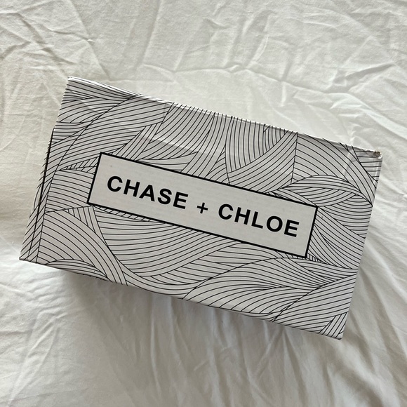 Chase & Chloe Nude Chunky Heel - Picture 2 of 4